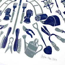 Load image into Gallery viewer, Common Gardening Tools