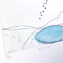 Load image into Gallery viewer, Kiss Kiss