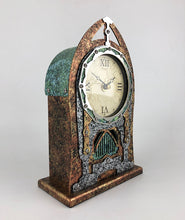 Load image into Gallery viewer, Small Mantel Clock