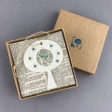 Load image into Gallery viewer, Oval Tree in Gift Box