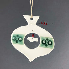 Load image into Gallery viewer, Onion Bauble in Gift Box