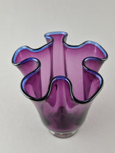 Load image into Gallery viewer, Sea Fern Vase
