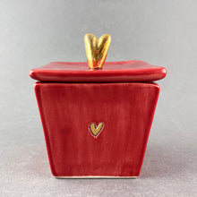Load image into Gallery viewer, Lidded Box with Heart - Red
