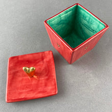 Load image into Gallery viewer, Lidded Box with Heart - Red
