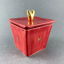 Load image into Gallery viewer, Lidded Box with Heart - Red
