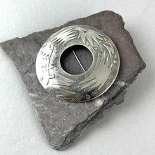 Load image into Gallery viewer, Osprey Strike Brooch
