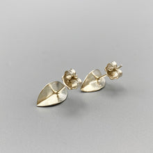 Load image into Gallery viewer, Blaeberry Earrings

