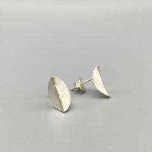 Load image into Gallery viewer, Blaeberry Earrings
