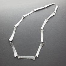 Load image into Gallery viewer, Curved Links Necklace
